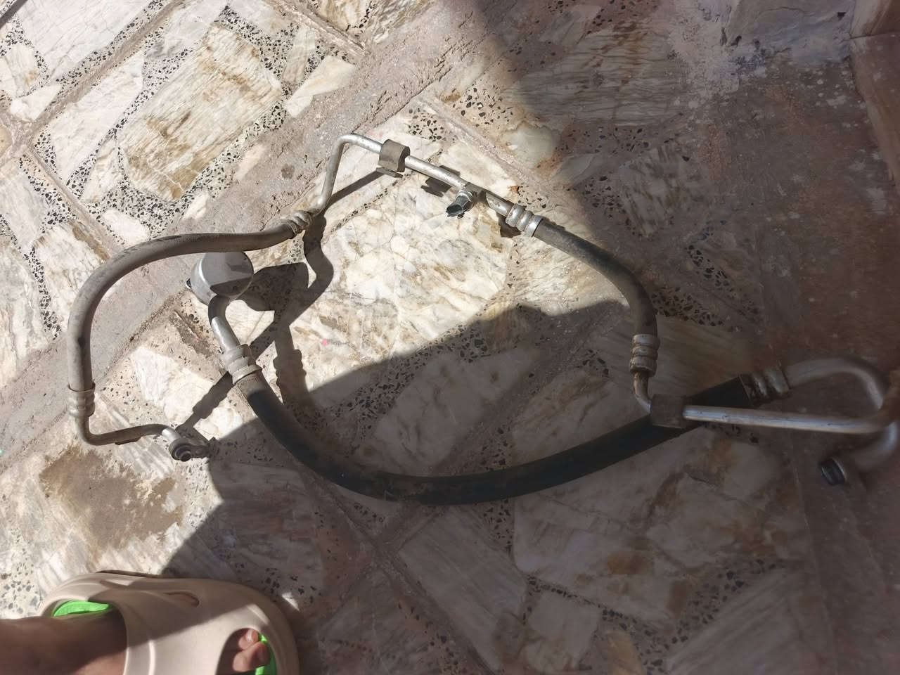 امانت لله مابيه شي نضيفات بس عندك القاعده مال الفيوزات العالي والناصي مال السياره جان مجطلينه يعني بيه خلل الباقي كلها شغال وكلشي بسعره واذا تردون كلهن تدللون المكان الحله  الرقم ***********
