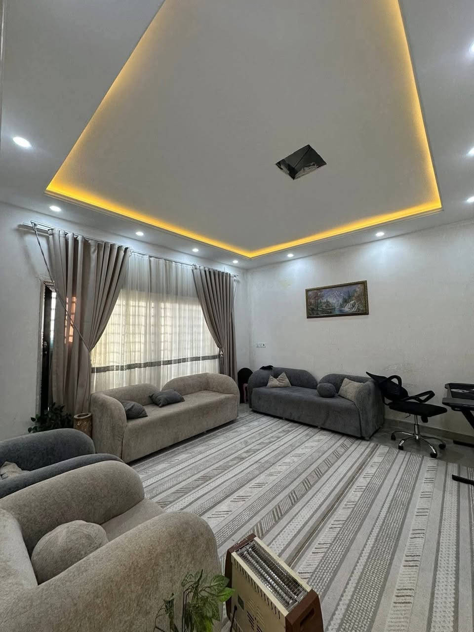 دار للبيع 100 متر ركن بشكل اقساط او نقد بناء حديث مقابيل حديقة طابو ملك صرف
في منطقة 55 قريب من سايدين
مقدمه 40  سعر الكلي 90 مليون 
للاستفسار 
***********
