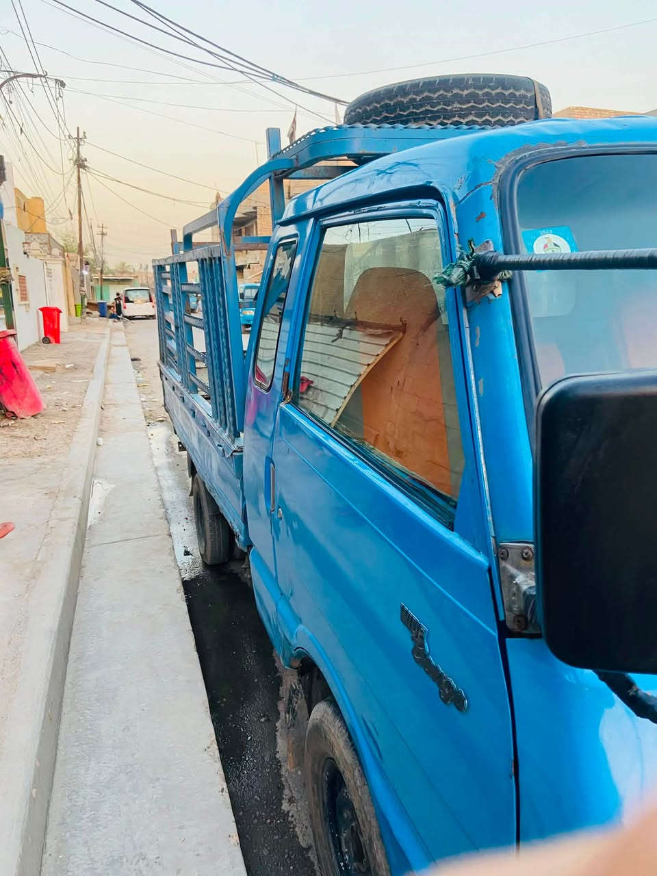 بنكو موديل 94 رقم اجنبي سيارة مصفرة شاصي ومحرك و كير مكفول محرك2700القمارة فحص رقم اجنبي تحويل مباشر سنوية 2030 المكان بغداد الفضيلية رقم *********** السعر 55 ورقة او بيهة مجال
