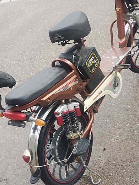 السلام عليكم دراجه شحن للبيع سرعتها 4 سرعة معدل 65 أربع بطاريات كلشي ما بيها كلشي شغال بيها 
حجم 20 للمكان محموديه حي العسكري السعر 275 مستعجل 
الرقم ***********
