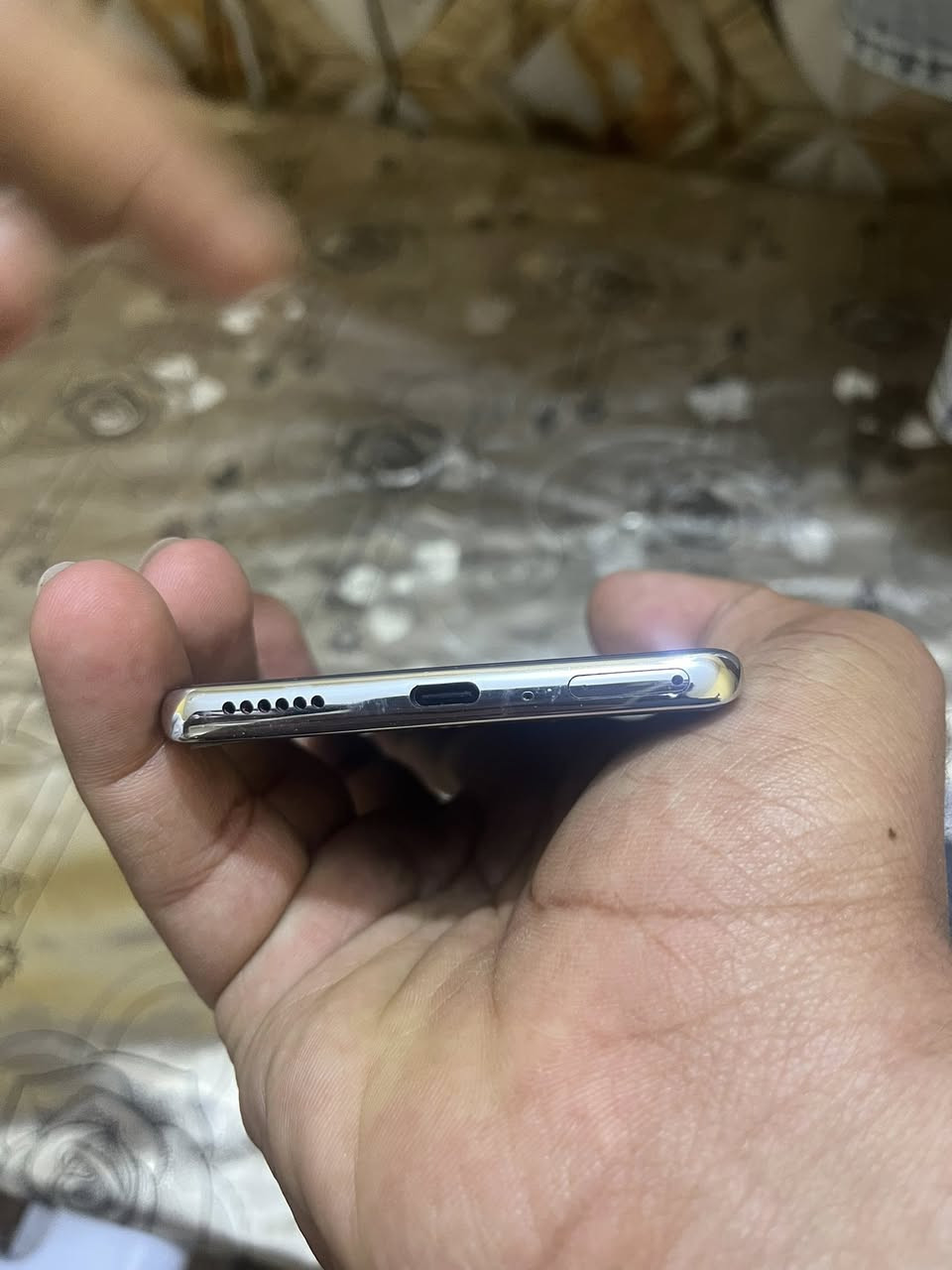 للبيع‼️
متوفر tecno camon 40 pro 5G جهاز نضيف واخو الجديد وبعده على ضمان الوكاله ومكفول من كلشي لا مفتوح ومابيه أي عطل السعر:-400الف 
العنوان البصرة العالية
الرقم:-***********
