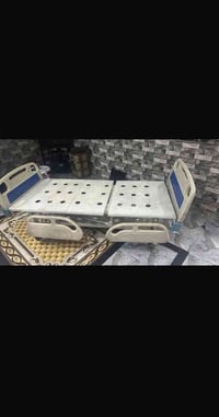 في سبيل الله  اسلام عليكم    اي عائله محتاجه سرير بيه جك لليريد مساعده...