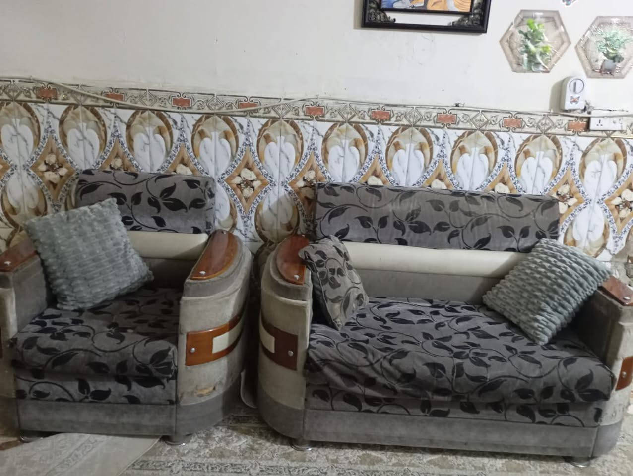 السلام عليكم تخم تركي للبيع ضرر فقط بالقماش.. اي ضرر مابي سعره 100مكاني حي العامل.. ثمان مقاعد. اثنان كبار واحده وسط واثنان كراسي


**إذا كنت صاحب هذا الإعلان وتريد حذفه لأي سبب، رجاءا أرسل رسالة إلى الدعم الفني**