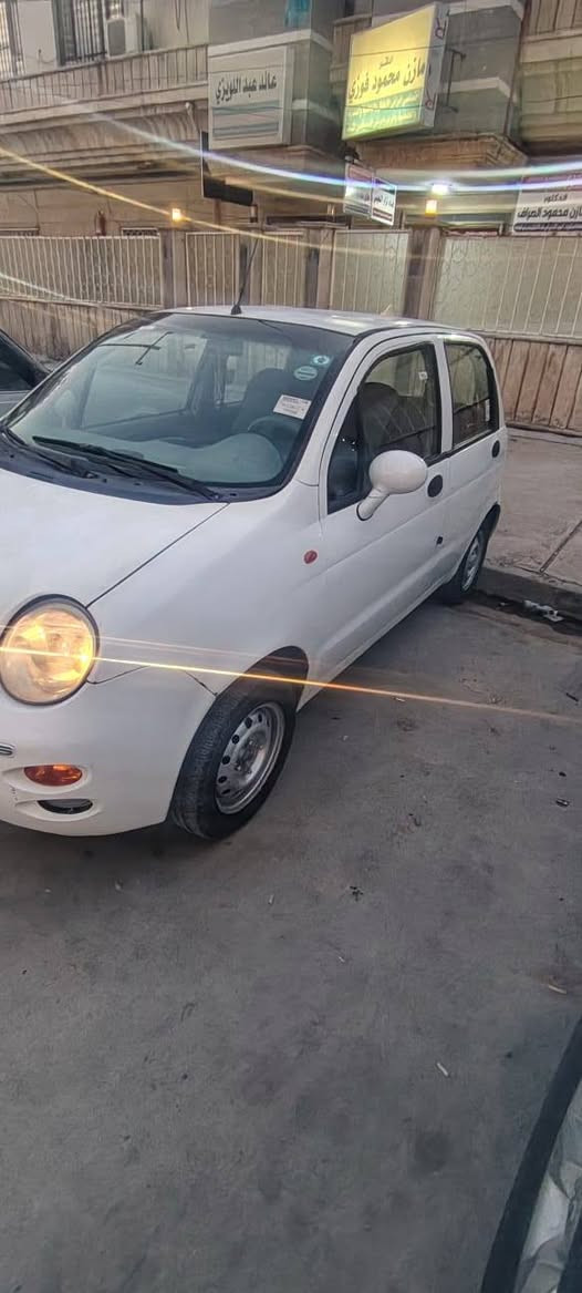 سيارة QQ لون ابيض 2013
للبيع 
محرك وكير شرط 
تبريد وتدفئة  شغال 
بدون صبغ بدون بارد 
صبغ فقط دوائر ودوسات 
طخم السيارة نص عمر
التايرات نضيفة 
الرقم والهزة جديد 
السيارة بأسمي 
شرط التحويل 
بيها ملاحظات كدام العين فقط .
السعر 37$ وبيها مجال 
للاستفسار 
***********
***********
