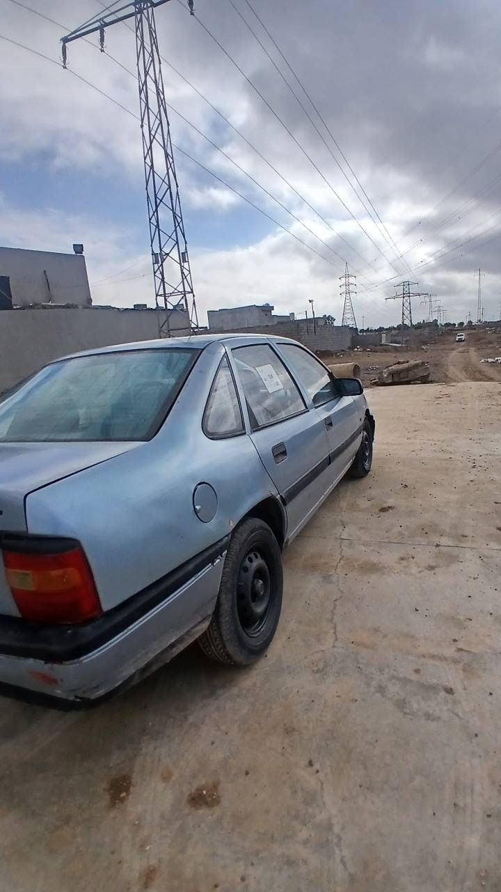 اوبل فكترا موديل 1991
محرك 18 لا صرف ولا بخار ولا صوت
رقم سليمانيه  سنويه باقيله شهرين وتسقط
بدون ضربه ولا خياس بشرط 
اربع تايرات جديد 
صدر امامي وخلفي بشرط
سعر 36 $ 
اي استفسار  خابر *********** بغداد, العراق
