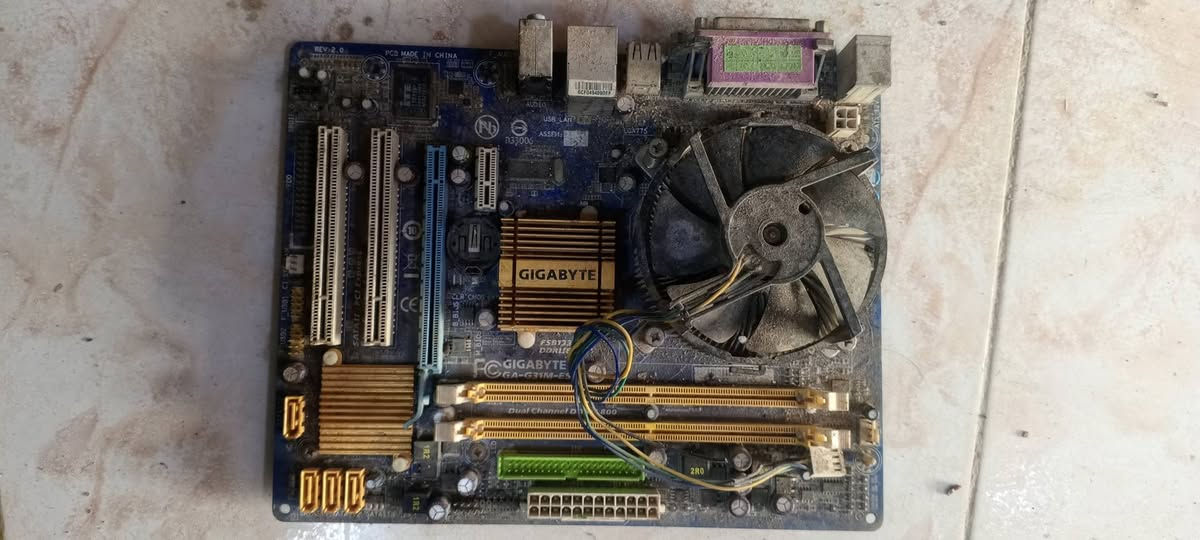 مذربورد حاسبة دسكتوب شغال بس متروك ابيع فحم القطعة ب ١٠ الاف للتواصل خاص


**إذا كنت صاحب هذا الإعلان وتريد حذفه لأي سبب، رجاءا أرسل رسالة إلى الدعم الفني**