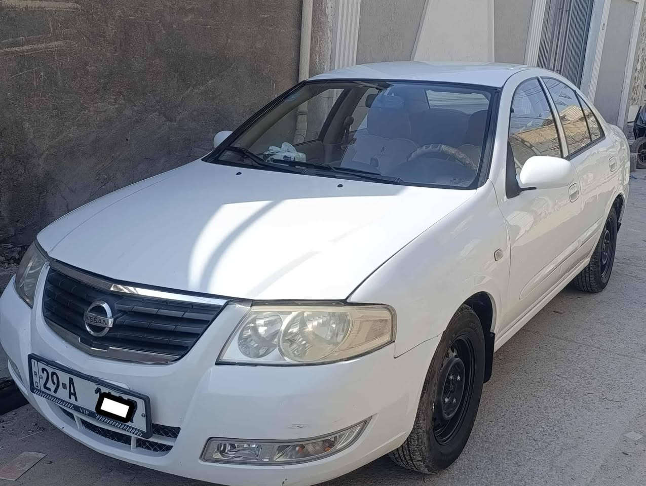 السلام عليكم 
نيسان صني بدي كوري موديل 2009 رقم واسط الدولي بأسمي 
سياره جاهزه كير ومحرك وتبريد درجه اولى بيه رش صبغ جاملغ خلفي مكانه بابل 
***********
