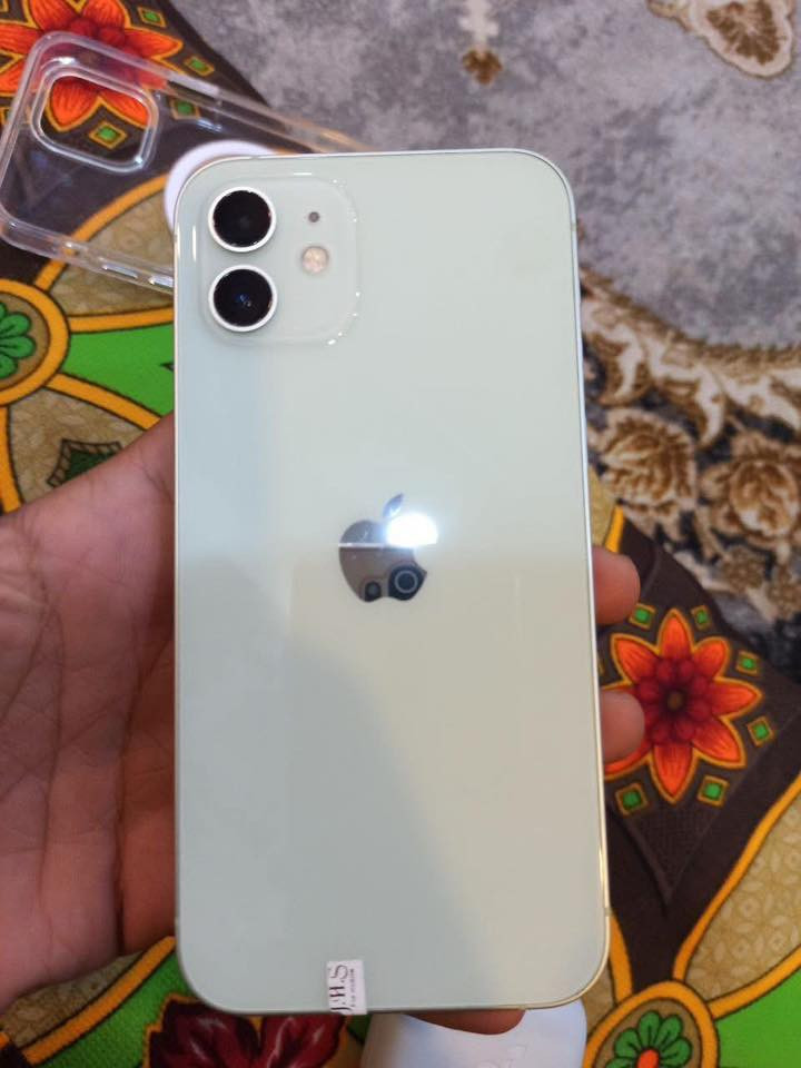 سلام عليكم جهاز آيفون للبيع جهاز نضيف سختام قليل ملحقاته كامله سعر 400 الف رجائن لمو شراي لا يتعبني (‭0780 164 0868‬
