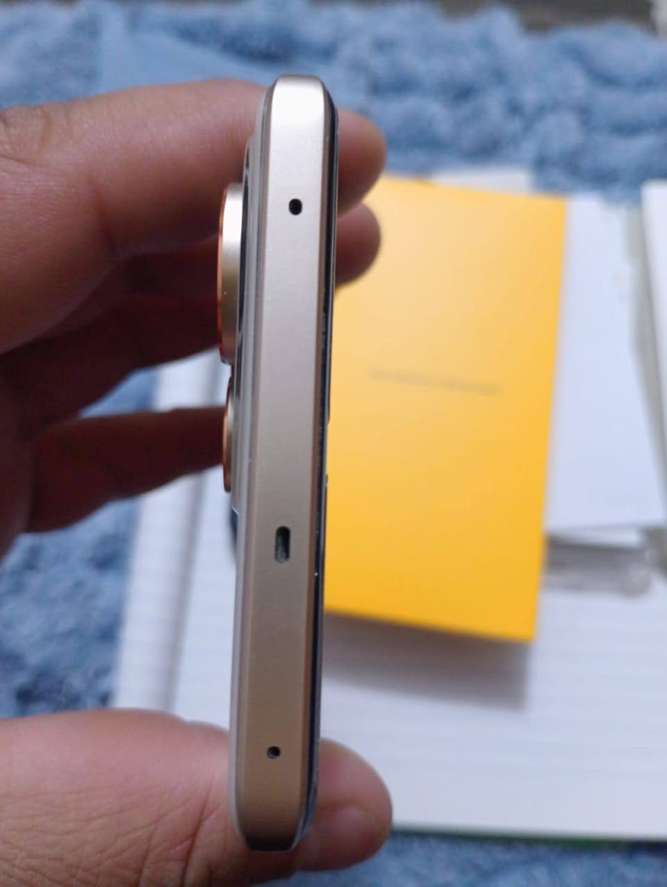 السلام عليكم
ريلمي 15 برو Realme15pro
 معالج Snapdragon 7 Gen 4 شاشة HyperGlow رباعية الأبعاد منحنية+ بتردد 144 هرتز، بطارية بسعة 7000 مللي أمبير وشحن فائق السرعة بقدرة 80 واط نضيف 100٪مع كامل ملحقاته مع 3 كفرات السعر المطلوب 500 وبي مجال كلش قليل حك الجية مكاني بغداد / الزعفرانية لا يوجد توصيل اخوان ***********
