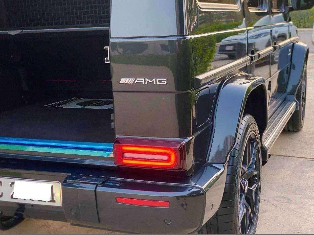 خليجي 

G class 63 amg أصل

V8 biturbo

السيارة محدثة 2022 

وقطعها الأصلية موجودة بدون صبغ 

انطيها مع السيارة 

ماشية 165 الف كيلو متر 

محرك كير ما مفتوح كلو بشرط 

تخم تاير جديد  مشدود

بدون نقص أي شي 

سيرفز كامل مسوي 

السعر 435
بيع او مراوس 

للاستفسار *********** أربيل, العراق
