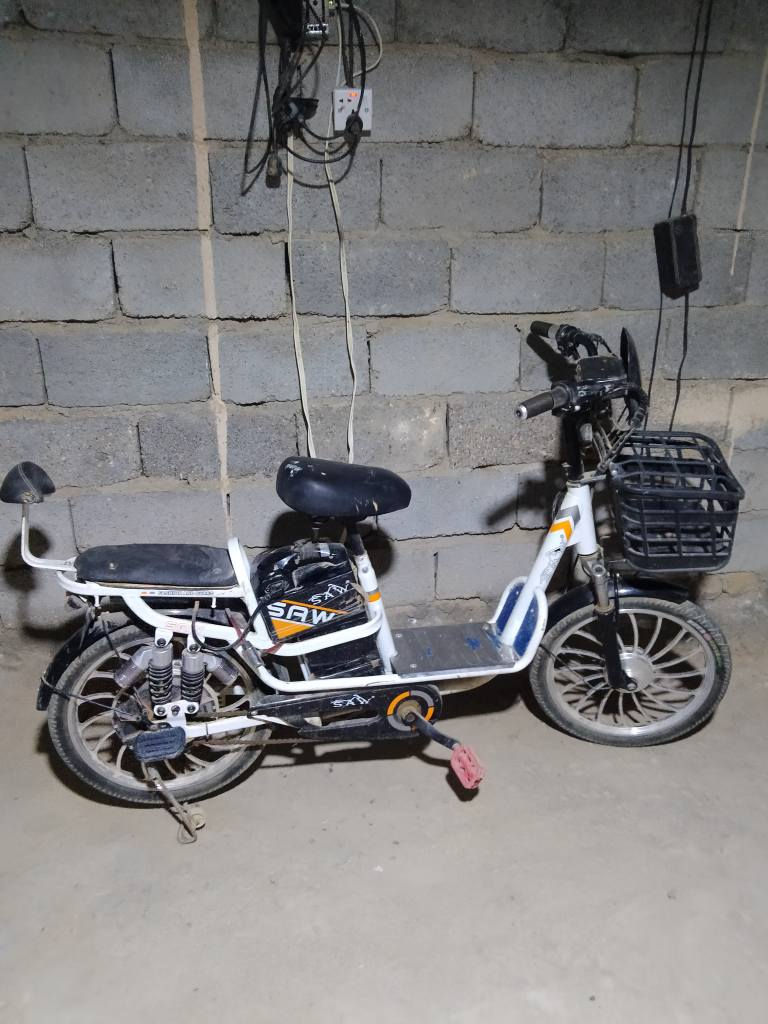 دراجه شحن للبيع 🛵
التفاصيل⬇️
كلشي كامل 
شاشه🖥️+عداد سرعه📟 + حساس حراره🧨
دبل اشاير ▶️◀️
لايت امامي  💡+خلفي 💡
بريك امامي + خلفي
هورن🔊🎵
َ تمشي خلال الشحنه الواحده 30km
َباقي التفاصيل 👇
***********
#دراجه #الشطره #البنجيم
@إشارة الشطره, ذي قار
