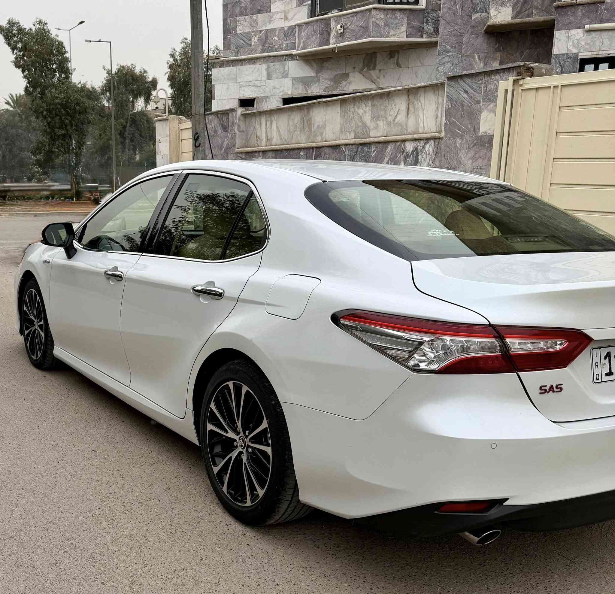 تويوتا كامري 2020 ليميتد إديشن هايبرد ساز (فول مواصفات) ماشيه 61 الف
سيارة نظيفة جداً، لون أبيض، بمواصفات الفئة الخاصة: (فتحة سقف، داخل جلد، كشنات كهرباء، بردة خلفية، كاميرا خلفية، بصمة، شاشة، رادارات،اضاءه ليد وباقي مواصفات الليميتد المعروفة).
• حالة البدي: نظيفة جداً، مع وجود بارد بسيط جداً بالجاملغ الخلفي وأثر حالوب خفيف غير مرئي إلا بالتركيز.
• الرقم: بغداد.
• الموقع: بغداد.
• للاتصال: [***********]
• ⁠السعر:21500$
