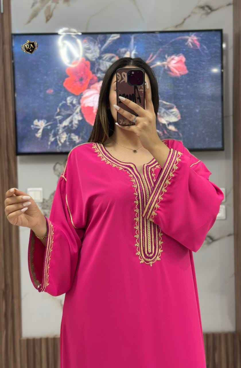 🟠🌹 *جديد  new* 🌹🟠

🟤قفطان بفصالة مثالية  للافراح و المناسبات 🎊
🟠مخدوم بثوب كريب سامبل 👑 من النوع الممتاز رطب و طايح 💯🥇💐
🟤مخدوم بالطرز كاطفيل و بالسفيفة أصلية دوبل ✨ بجودة و مخدوم بالقيطان  💎  
🟠متوفر بألوان رائعة ابتداءا من الغد 

🟤المقاسات:  
   L. XL . XXL. 3XL . 4XL الدار البيضاء, المغرب


**إذا كنت صاحب هذا الإعلان وتريد حذفه لأي سبب، رجاءا أرسل رسالة إلى الدعم الفني**