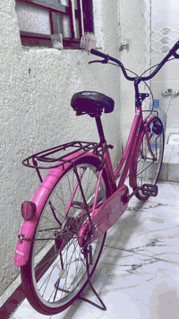 بايسكل حجم ٢٦ نضيف نسبه النضافه90/100  سالي سبوعين من نزلته من الحاويه شركه فورماج ولبايسكل نضيف رايده 150 وبي مجال شي قليل 
للستفسار واتساب ***********
