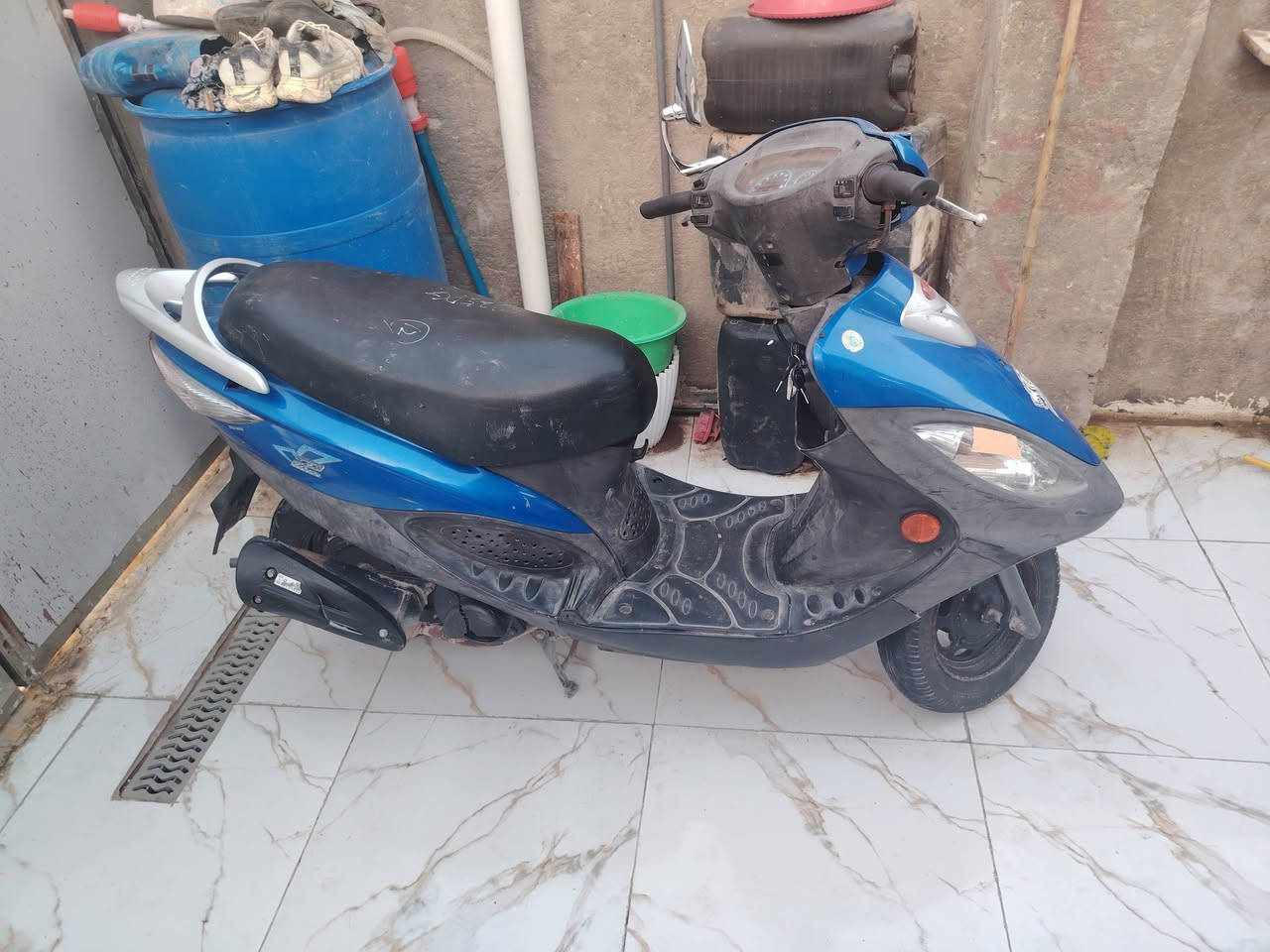 سلام عليكم  دراجه كامكو v2دراجه حلوه ونضيفه صارله شهر من طالعه من الوكيل سعره  دراجه ما عايزه برغي  *********** سعر  750 وبيه مجال
