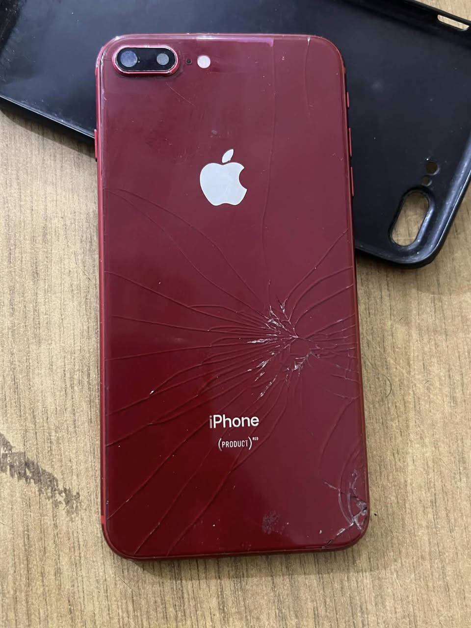 سلام عليكم ايت بلاص ذاكره ٦٤ بطاريه ٧٤ كامره الخلفيه يرادله تنضيف ولدكمه التنصي تشكل الباقي كله شغال سعره 80 مكان بغداد الكماليه الاستفسار ***********
