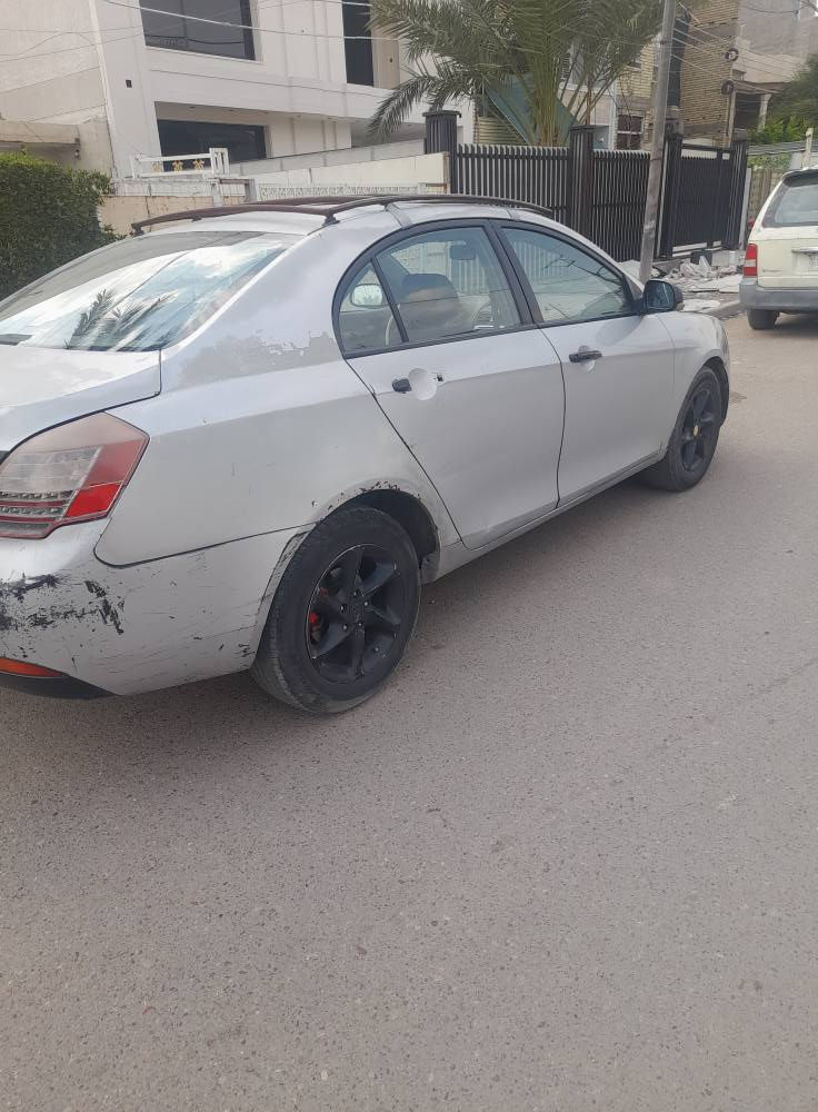 السلام عليكم 2011 جيلي ابجر جراند كير وبكيله كامري ابو كف باسمي سنويه لغايه 28 يلا تسقط بغداد الغزالية***********/***********سعر٥٢ بغداد, العراق
