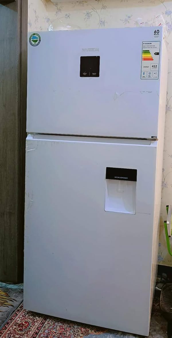 ثلاجة استخدمتها سنة ونص، حجمها كبير عائلي، وما دخلت للصيانة و التغيف موجود بيه ماركة السويدية بخارية، بيه حساسات  مفتوحة شوي خمس دقائق تطلع صوت.وبيه براد مي و صانعه الثلج بيه
سبب البيع: أريد أشتري وحدة أصغر، ما عندي مكان.
السعر: ٧٥٠ ألف، وأنا شريتها بـ ٩١٠ ألف


**إذا كنت صاحب هذا الإعلان وتريد حذفه لأي سبب، رجاءا أرسل رسالة إلى الدعم الفني**