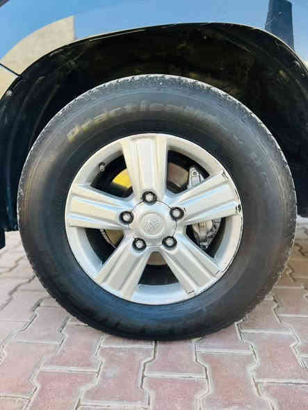 للبيع لاندكروز مونيكا موديل 2009
رقم اربيل جديد سنويه جديد هزه جديد
محرگ مامفتوح گير جديد ،،كلين بدون صبغ
ثلاث قطع تبريد شاشه ثلاجه فتحه تحكم استيرن 
سياره جديده استخدام شخصي مال بيت 
السعر 295 مراوس يرهم حسب القناعه
***********
