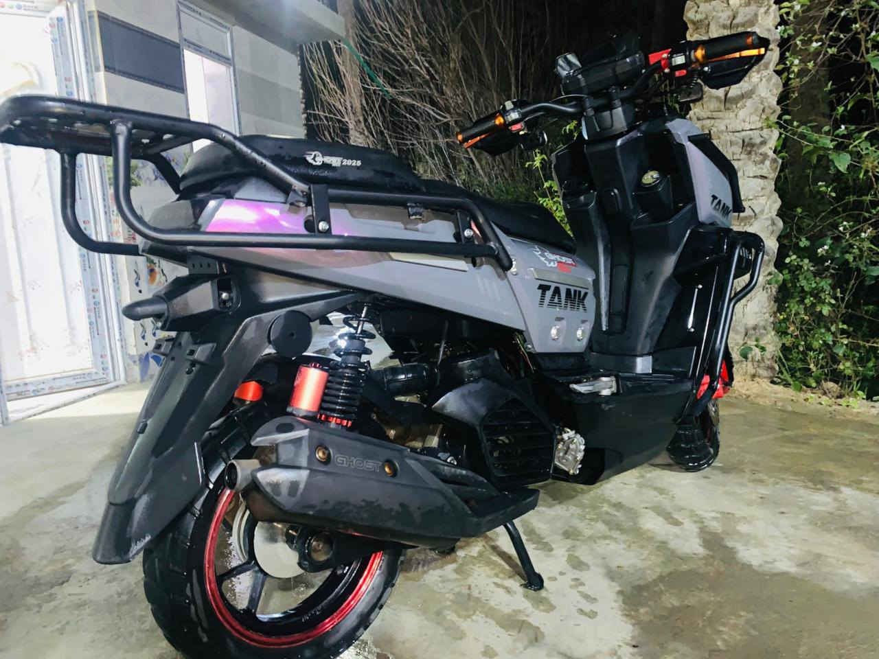 سلام عليكم  دراجة للبيع  GHOST TANK گوست تنگ موديل 2025 حجم المحرك 150 دراجة جديدة صار شهرين من مشترية + السعر 950 العنوان كربلاء الحسينية***********
