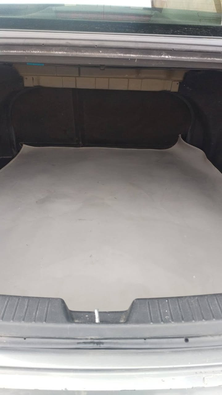 السلام عليكم
سوناتا للبيع امريكي 2011 فول مواصفات فتحه بالسكف بصمة تشغيل تحكمات كشنات بصمات اربع ابواب  تبريد تدفئة محرك بعده عالشركه ضرر قطعتين ماشيه 130 الف شاشه وكامره كهربائيات كلها شغاله ترهم بيع او مراوس حسب القناعه السعر اتصل وتدلل ***********
