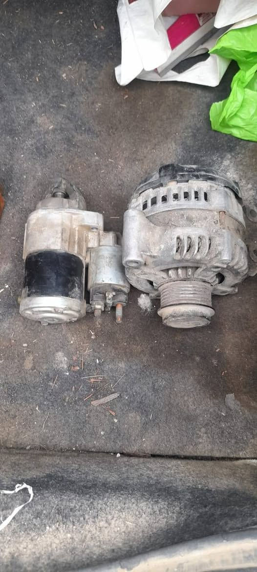 السلام عليكم
غراض دوج افنجر للبيع
طابوكه كير اربع نمر ٢٤٠٠
داينمو + سلف
***********
