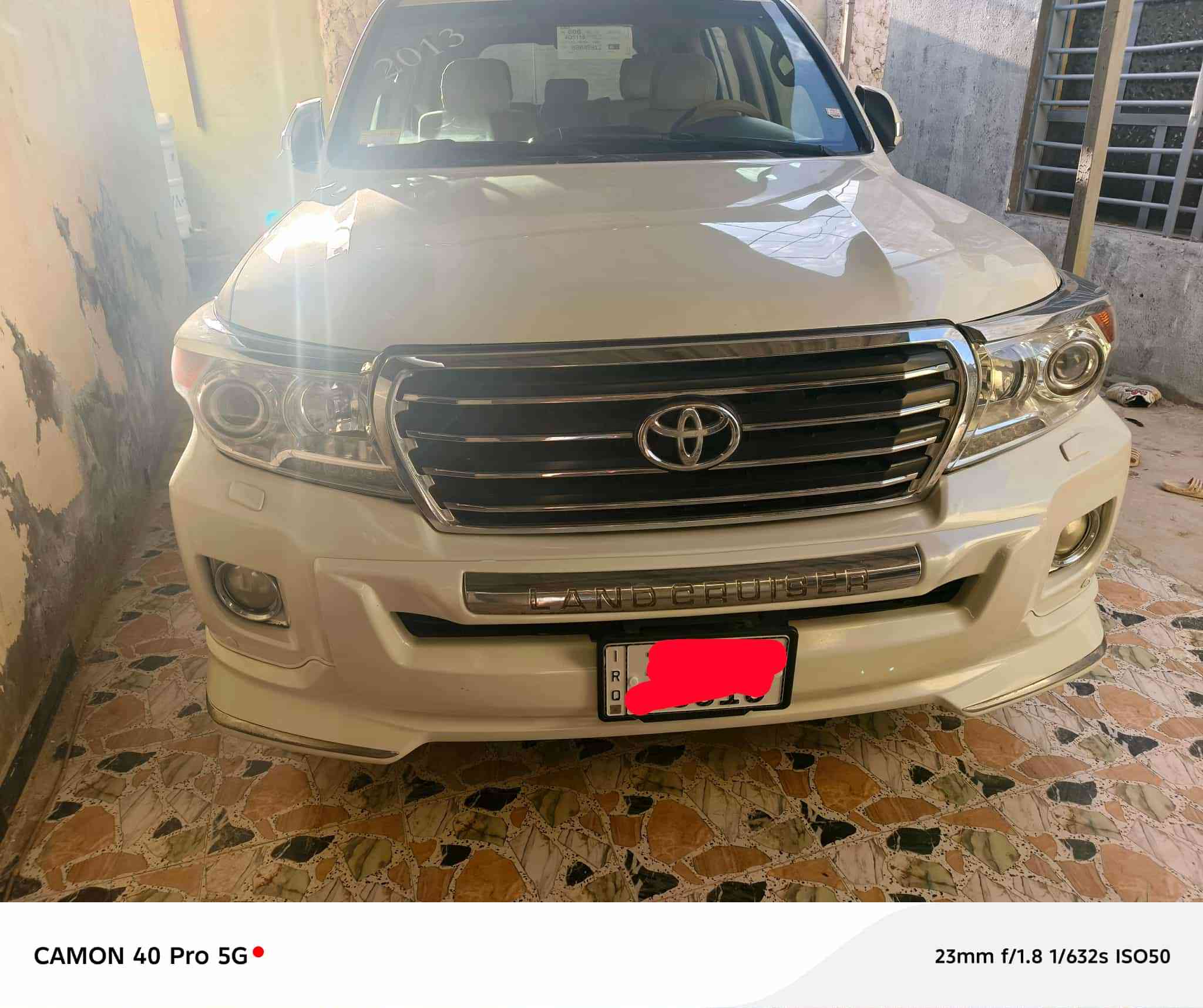 لاندكروز 2013 رقم بغداد الدولي بأسمي شخصيا بيه جاملغ امامي مبدل فقط بريم اصل محرك 6 سلندر السعر 330 ***********
