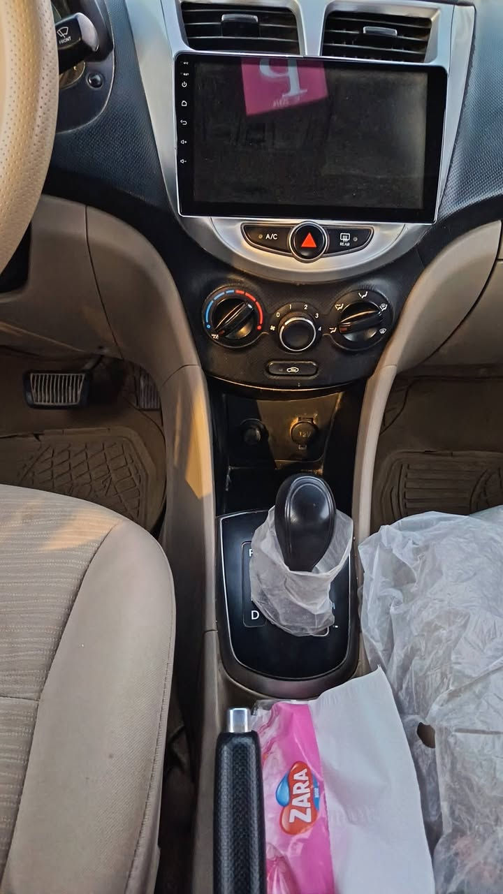 السلام عليكم سياره اكسنت موديل 16 رقم قادسيه انكليزي كفاله عامه سياره حلوه مكان ديوانيه محرك 1600  سعر خاص خليجي سياره فول واحد على واحد رقم ***********
