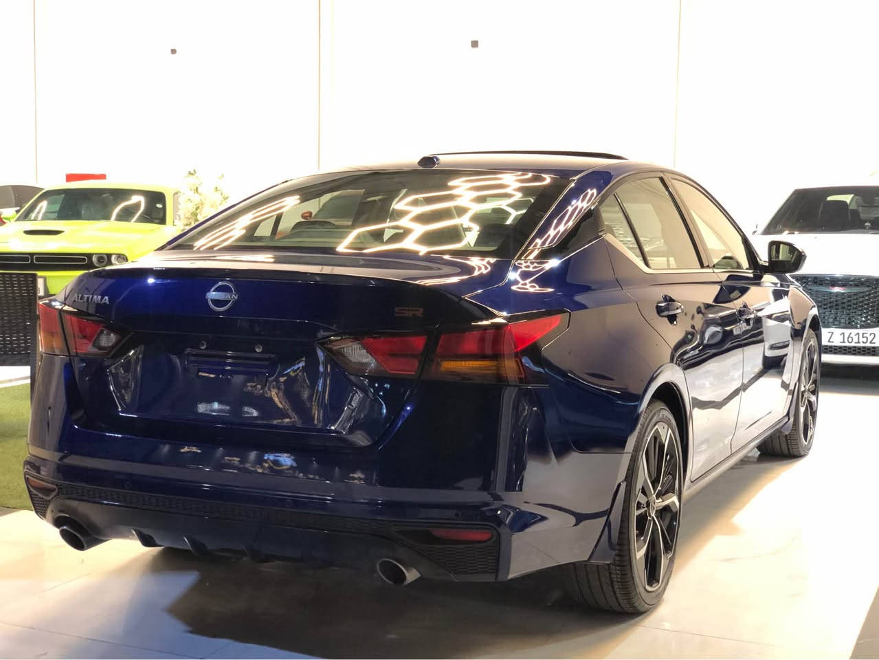 كوردي 
جوري ئوتومبيل:-  نيسان التيما 
رةنگ  ئوتومبيل:- شين 
موديل ئوتومبيل:- ٢٠٢٤
مواصفات ئوتومبيل:- SR + فول مواصفاته شاشة گةورة و سلايد و شغال و كوشن هيتةر و كارباي 
دعمي ئوتومبيل:- تةنها يةك جاملغي پيشي بى ژورى بى ايرباك 
ماوةي رويشتن:-  ١٢٠٠٠ مايل
نرخي ئوتومبيل:- ١٨٢ ورقة
جوري رةقةم ئوتومبيل:- كاتي 
شوين ئوتومبيل:-هةولير 
0782 452 2011

نوع السيارة:- نيسان التيما
لون السيارة :-  ازرق
موديل السيارة :- ٢٠٢٤
مواصفات السيارة:-  SR +فول الفرل فتحة بصمة تشغيل عن بعد شاشة كبيرة كشن هيتر و كهرباء 
عداد السيارة:- ١٢٠٠٠ ميل
ضررها :- فقط جاملغ امامي بدون دواخل بدون ايرباك
سعرها :- ١٨٢ ورقة
نوع الرقم :- كاتي تترقم شمالي تكلفه ١٢ ورقة 
مكان السيارة:- اربيل 
رقم تليفون 
0782 452 2011 أربيل, العراق
