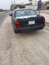 اوبل اوميكا للبيع  محرك ٢٠٠٠ جديد  كير عادي اكسل  صدر تخم تاير جديد  0...