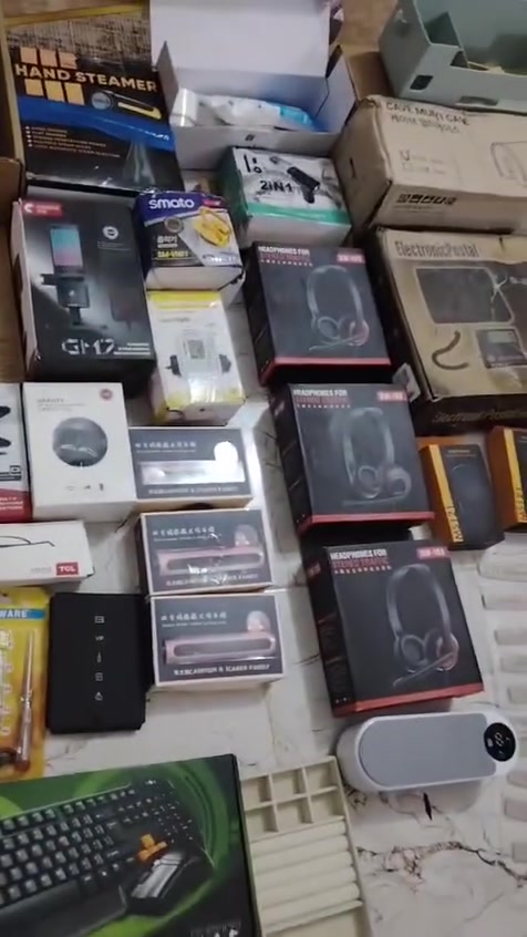 السلام عليكم اخوان عندي هاي الشلعه للبيع سعرهه 375 واصل لباب البيت التواصل على الواتساب ***********
