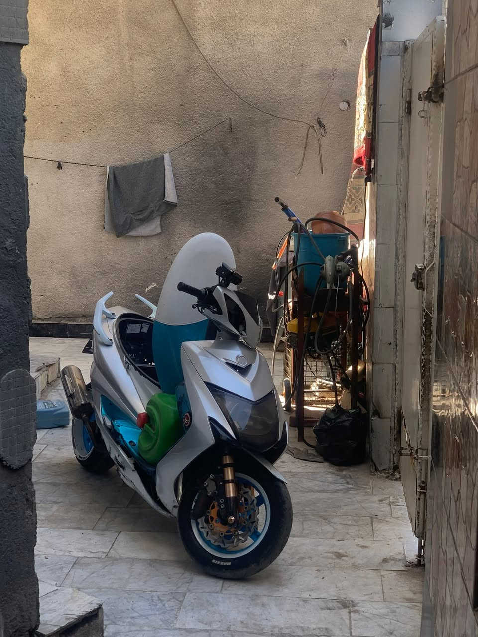 السلام وعليكم
قبل كلشي دراجه سعره مناسب 
سكنس لد بلاديه سابقاً كانت 58.5 🧿🦋
بيه تزويدات خارجيه مرتبه 🦋🧿
دراجه نقصه تطبيق كفرات كامله كلش🦋🧿
ستان posh🦋🧿
كلجات امامي خلفي رياضي 🧿🦋
ويا خلفي رياضي 🦋🧿
دراجه راجعه🦋🧿
عليه كزوز بوري عدل🦋🧿
فج رياضي 
قطره رياضي🧿🦋
دبل رياضي 🦋🧿
المكان بصره العباسيه 
للتواصل ***********
