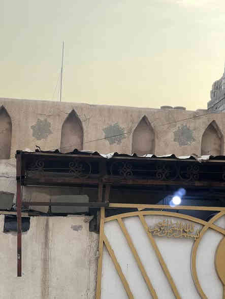 بيت. للبيع. مساحه ٢٠٠ متر. القبله قريب عل سوق مسطر 
بناء. قديم حاليا مؤجر. سعر. ١٨٥.   مليون. الاتصال 
***********
