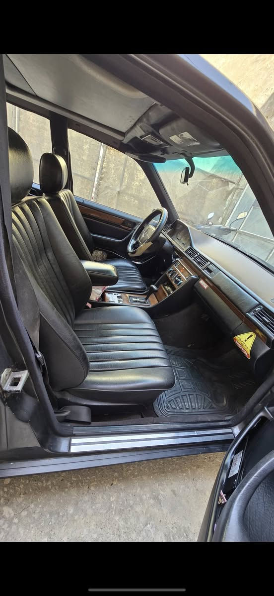 السلام عليكم
دب 1993 مشروع وطني رقم بصرة سنوية بإسمي تحويل مباشر
محرك كير بلاد ( عنكبوت ) وبدلته جديد وصارت ماتصرف هواي بانزين وحماوتها للنسيان بعز الصيف تشغل تبريد ثلج وتشوف السيارات رافعه بنيد وانت مكمل مسيرك مطمئن .
مكينتها لا تنقيص ولا حتى تحرق دهن بحيث تبدله وهو بعده اصفر وهاي من النوادر 
قواعد دبلات واحد سليم والثاني مصلح وحداديتها نص عمر
لايتات زنون .. سماعات جديدة .. تايرات جديدة .. سنتر لوك
مصبوغة للجمالية ، مكفولة من الضربة و ماعليها غرامات
عيوبها الفتحة ماتشتغل بيهه مشكلة بالسچة وماطور الماسحات ضعيف يحتاج تبديل 
مكانها كربلاء السعر من الاخير 60 ورقة
رقم الهاتف للتواصل 
***********
