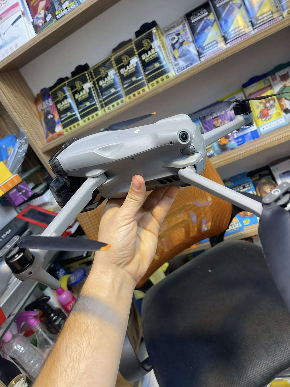 Dji air 3s
كومبو فول 
3بطاريات مع الشاحنة 
جنطة مالته الابلادية 
عدسات فلاتر ND
جوستك RC2
ريش جدد
*********** 
العنوان البصرة / القبلة
