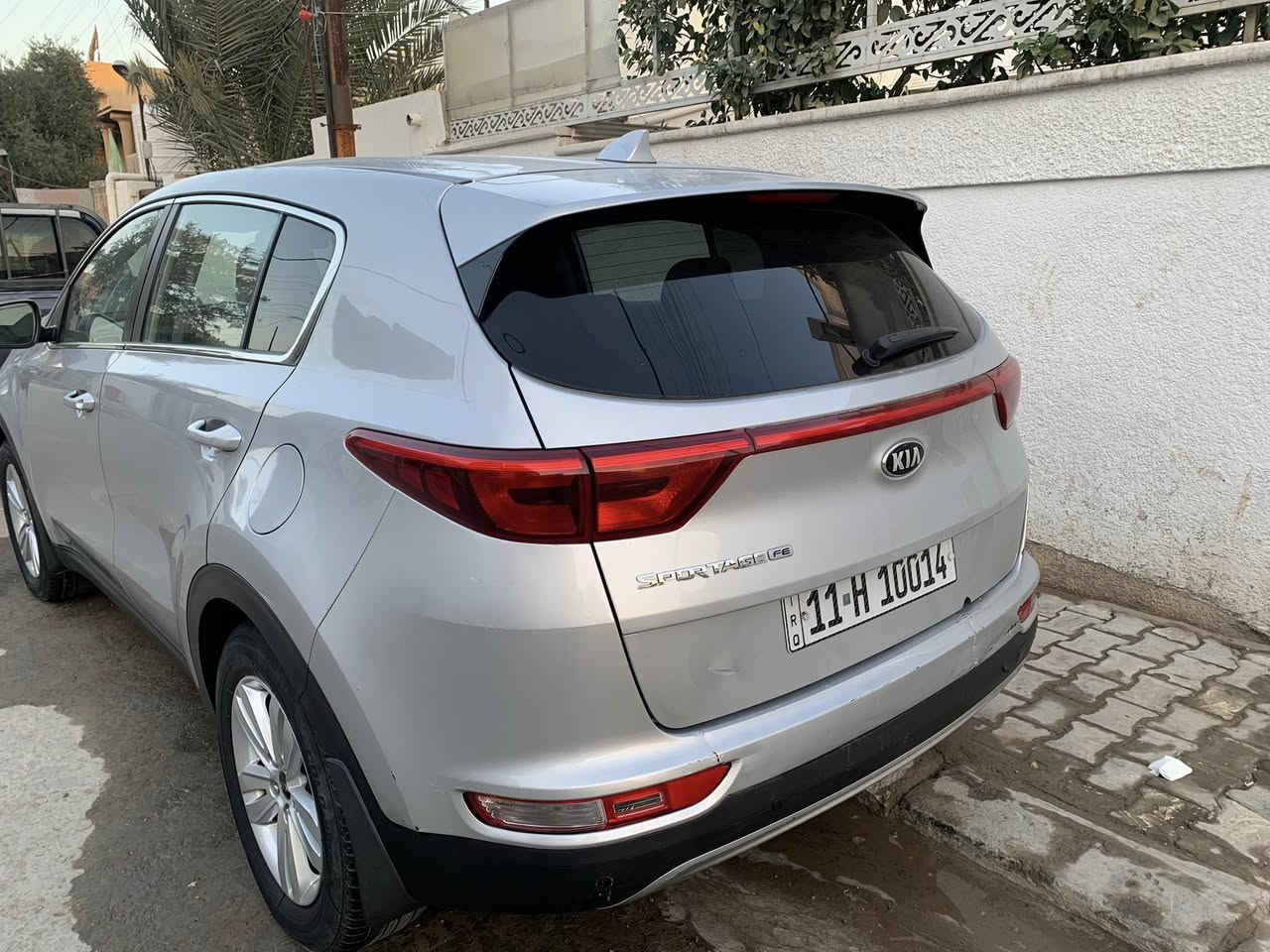 السلام عليكم كيا سبورتج موديل 2017 وارد امريكي
مكينه ٢٤٠٠ gdi السياره ليبل واحد بدون اي قطعه تبديل
الظرر موضح بلصور قطعه وحده بس البنيد ومعمر نفسه
وبلعراق بيهه الباب الخلفي بارد فقط السياره جديده كير محرك لغود شواصي كله كفاله تخم تاير وباتري وحداديه
كله جديد سياره جاهزه كلشي متصرف عليهه السعر 153
وبيهه مجال *********** اليحب يتصل ماجاوب خاص
