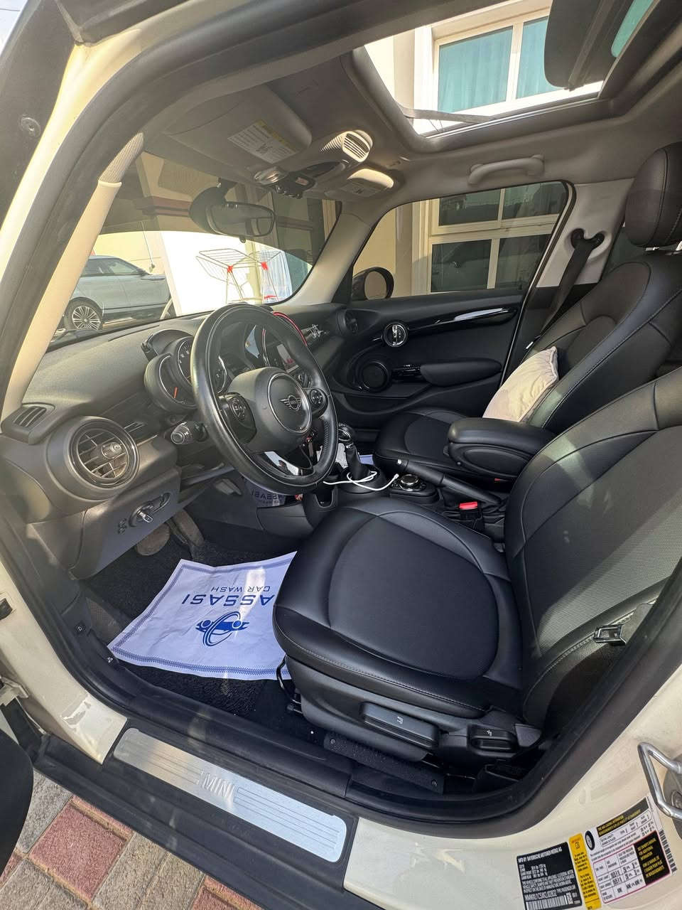 ميني كوبر Mini Cooper 
2019
وارد امريكا 
WMWXU1C5XK2J02832
بدون حوادث 
حاله ممتازه 
ممشي 129k km
موجوده في العين
مطلوب 32k درهم
055.15.00.105 
واتس واتصال 
0️⃣5️⃣5️⃣1️⃣5️⃣0️⃣0️⃣1️⃣0️⃣5️⃣


**إذا كنت صاحب هذا الإعلان وتريد حذفه لأي سبب، رجاءا أرسل رسالة إلى الدعم الفني**