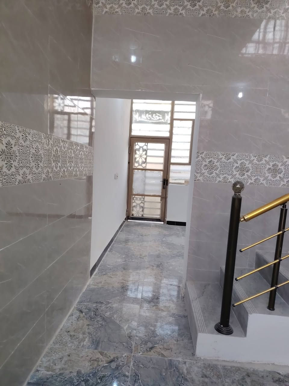 للبيع 50 م طابق واحد بناء طابوك
يتكون غرفه نوم ومطبخ وصحيات
سند 25 إقرار محكمه شارع 10 م

كافه الخدمات متوفره

العنوان كربلاء حي الزيتون 
السعر   ٦٧ مليون 

للاستفسار الاتصال

***********
