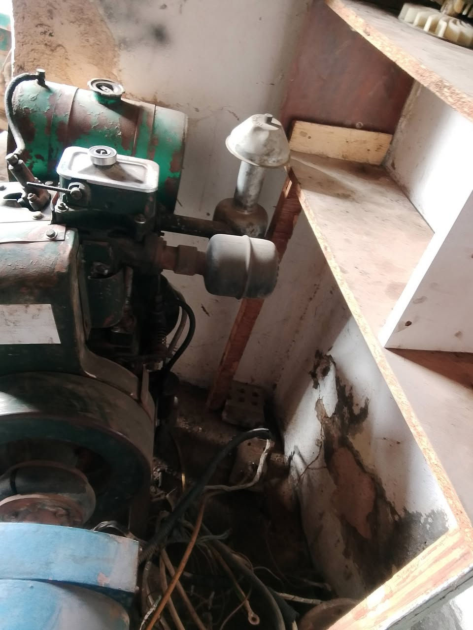 سلام عليكم مولده هندي نوع مايكوري رأس التوليد 10kv,شغاله جاهزه ***********
