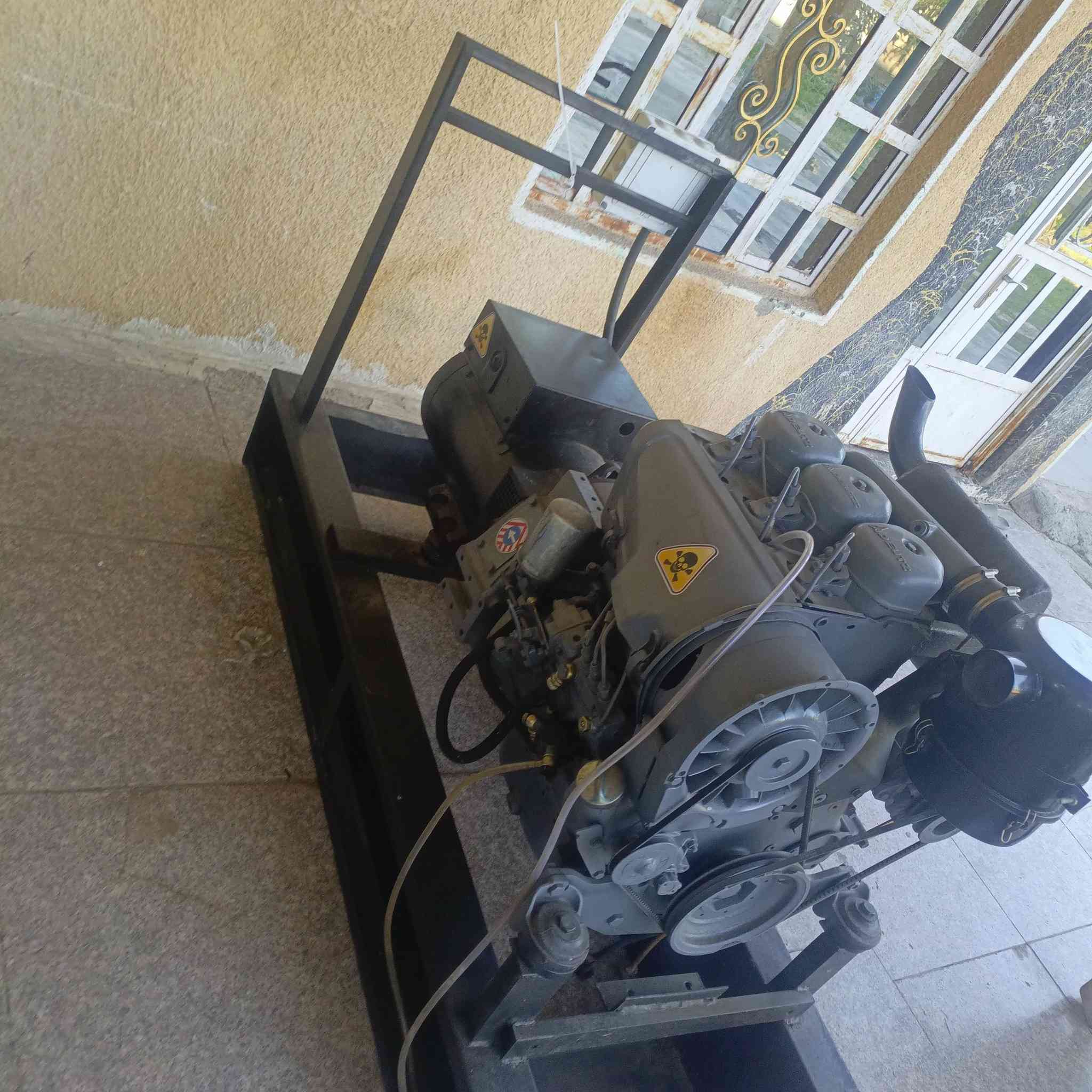 السلام عليكم مولدات 2بستم 3بستم 4بستم جاهزات على الفحص والضمان لا صرف ولا بخار كلمن  أو سعره *********** خان بني سعد ***********
