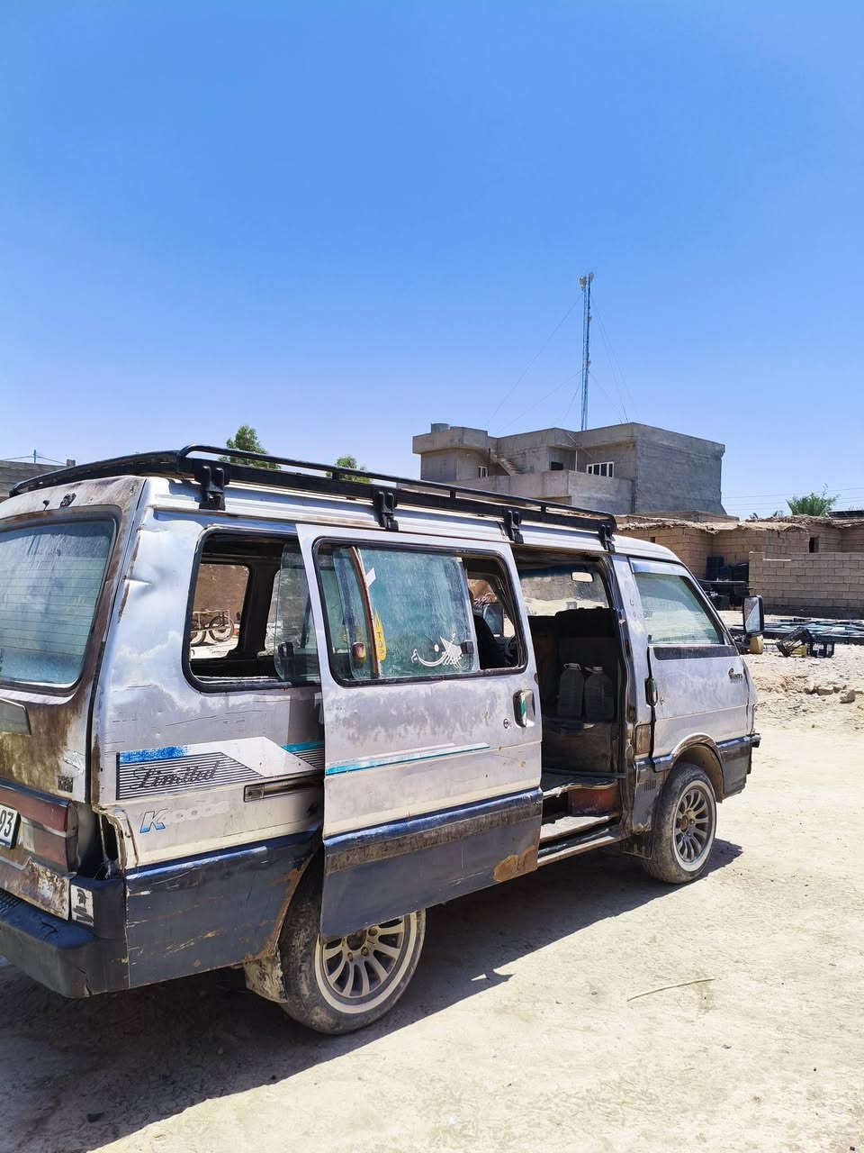 سلام عليكم سياره كيا للبيع موديل1993 سياره رقم جديد انكليزي راعيها ب ديالى بهرز شرط التحويل سياره ما مصبوغه والكشنات موجوده سياره حلوه محرك مجفت جديد شرط النشاط الشاصي مكفول والسعر 30 وبيها مجال للطيبين للاستفسار اتصل كلا صاحب السياره *********** اني مكلف بالنشر.... مكانها ديالى قضاء قره تبه
