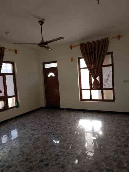 🌹على بركة الله 🌹🌹

🟢دار ركن للبيع في الفلوجة حي نزال خلف دائرة مجاري الفلوجة
🔴طابو صرف سند   
⭕المساحة: ٢٣٠ م
🟢بناء طابوق حديث
🟢ركن شارع:١٢م❌١٠ م

🟢مشيدات الدار للطابق الاول
غرفة نوم وصالة واستقبال ومطبخ وحمام وصحيات مناور
🟢الطابق الثاني
ثلاث غرف نوم وصالة وصحيات 

🔷سعر البيع : ٣٤٠ مليون دينار مع المجال 
‏‎
🟢مكتب دار السلطان للعقار
العنوان فلوجة الجغيفي الثانية بداية شارع جامع فاطمة
للاستفسار الاتصال على الأرقام التاليه
***********
***********
***********
