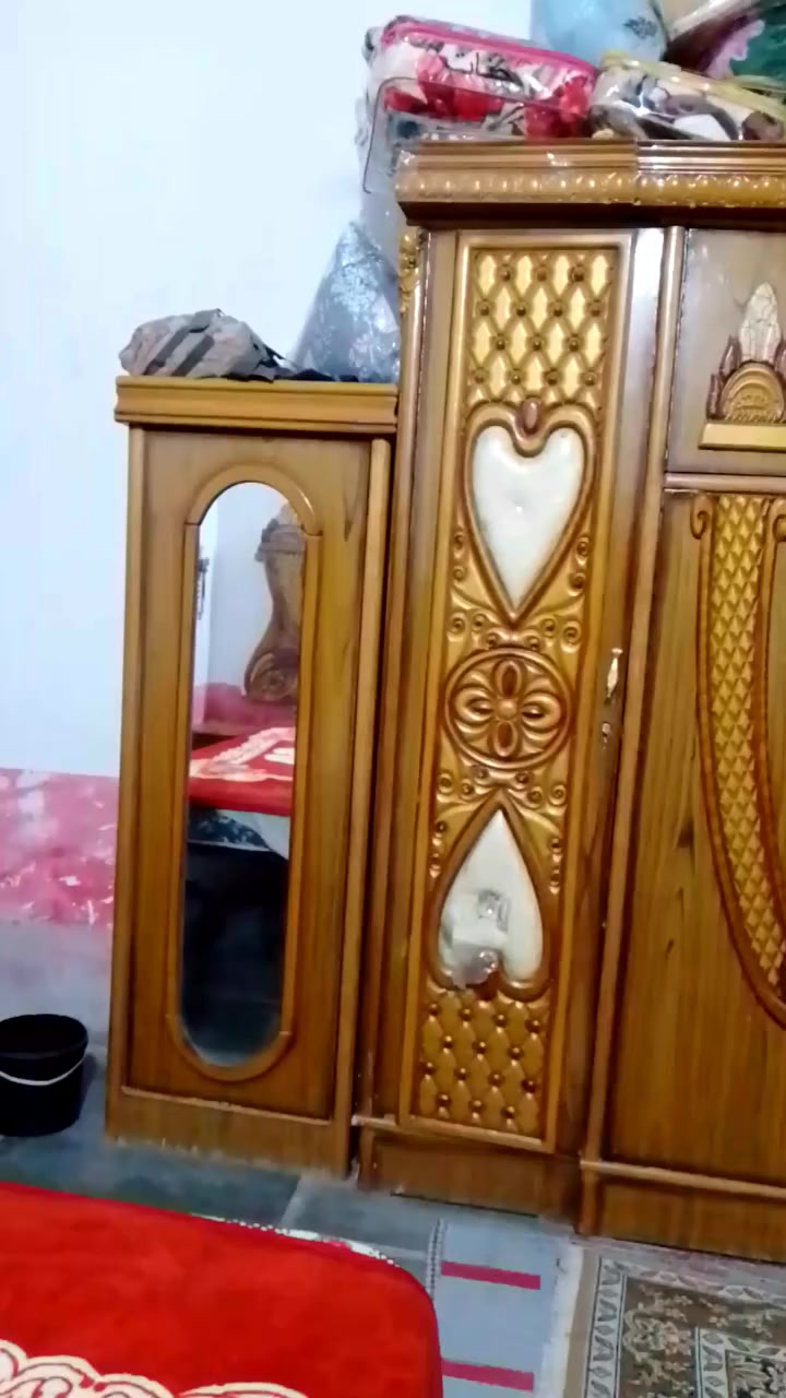 غرفه نوم نضيفه استعمال قليل السعر 600وبيهه مجال المكان الشعله الدهله الإستفسار على الرقم ***********
