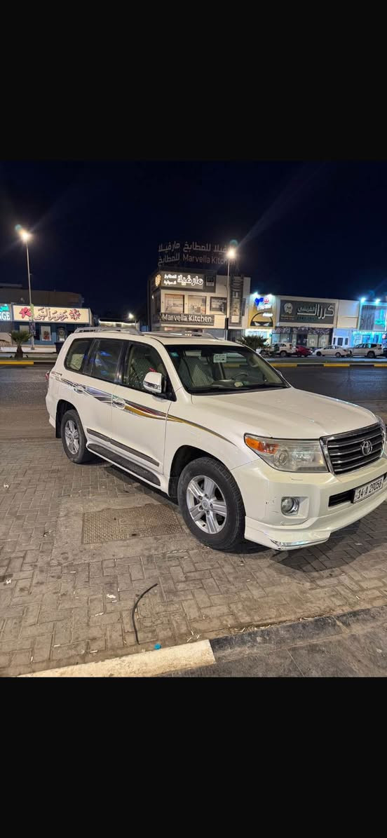 السلام عليكم لاند كروز 2013 وارد خليجي 

GXR مواصفات 

ترحيب ذاتي ودخول 
تبريد اكثر من قطعه 
مكينه 8 سلندر 
تحكمات ستيرن 
قياده ذاتيه 
اشاير بالمري 
نظام ايكو 
مانع انزلاق 
كامرات  
شاشات  كبيره 
لايتات زنون 
تبريد فريز 
تخم تايرات كارتون 
حداداه 100/100
حساسات 
حساس تايرات 
تحكم مرايات 
فتحه سقف  كهربائيه
كشنات كهربائيه بلاضافه إلى تحكم شاشه 

كفاله كير ومحرك شرط فحص 

كفاله عامه طك عدا بارد على كد شبر فقط 

مكانها البصره ورقم بصره الجديد تحويل ثاني يوم 

سياره ما تصرف عليها بس بانزين 

ماشيه 110 حقيقي 

الرقم *********** اتصل

  سعرها جوه سوك 

بيع مستعجل جدا  جدا 

سياره نظافتها احله من صور تجي وتشوف البصرة, العراق
