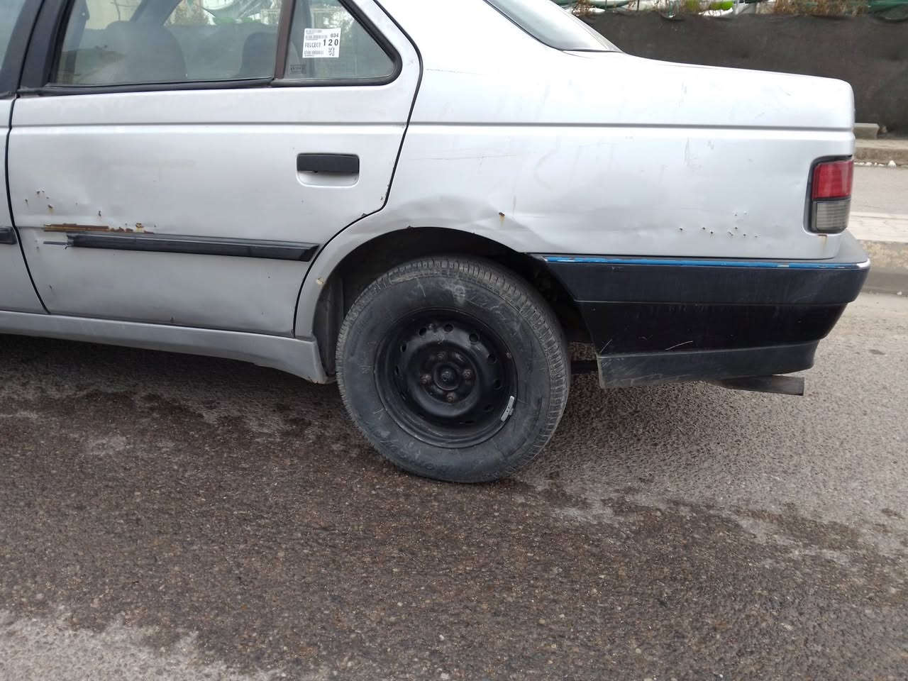 السلام عليكم مكلف بالنشر
بيجو روى 2009 السيارة جاهزه ونظيفه استخدام شخصي
مستوى نظافتها موضحه بالصور
ماشيه 169 ألف كم
رقم بغداد انكليزي تحويل مباشر 
 
السعر 31 ورقة بيها مجال 
مكان السيارة بالرمادي
اتصال او واتس اب 
***********
