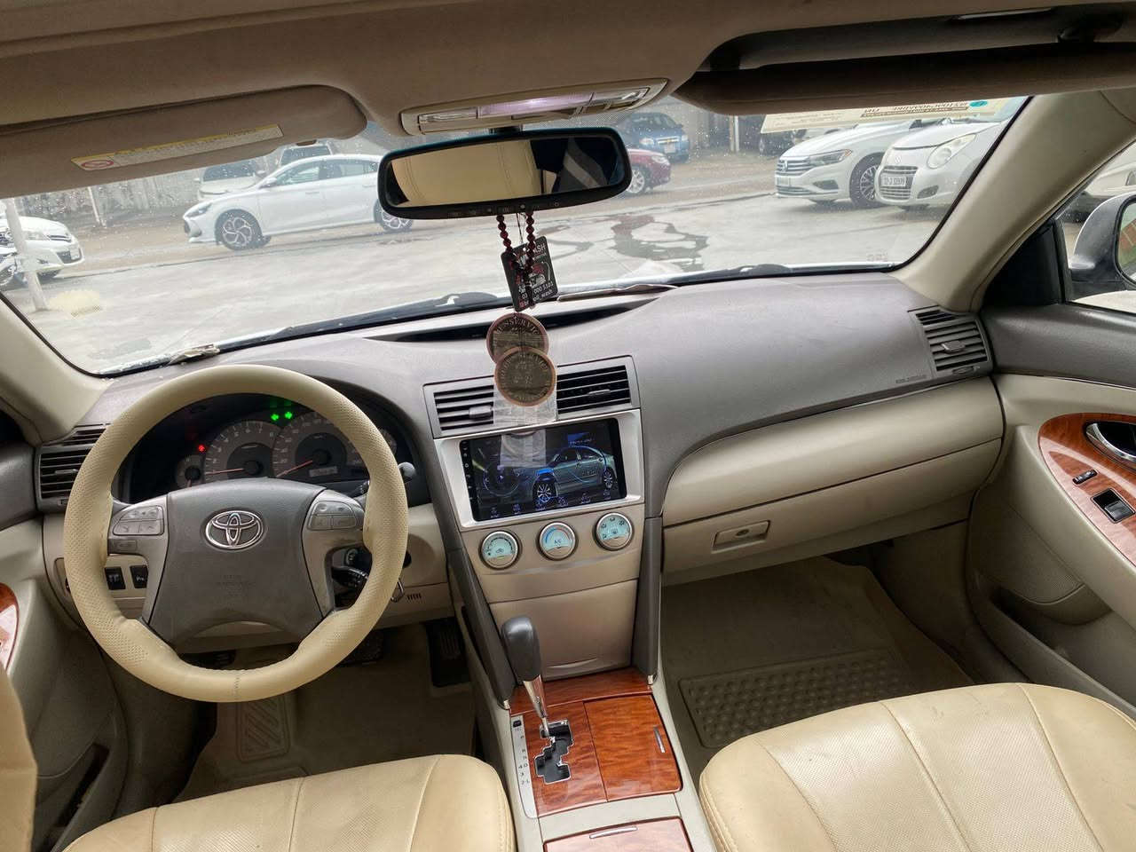 تۆیۆتا کامری 2011 خليجى
دوو دەرگای بۆیاغە بێ ژوورێ.
فول مواصفات.سلاید.کوشین کارەبایی.
شاشەوكاميرا.ئاوێنە اشارە .لايت.زينۆن.
سعر ١٢٠ ورقة   موبایل    *********** أربيل, العراق
