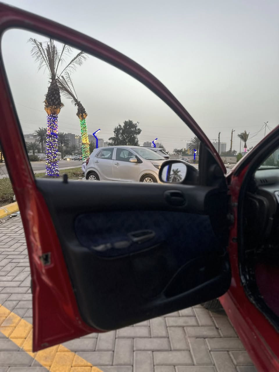 السلام عليكم   بيجو 206 كير عادي مكينه 1600 كير محرك صدر تاير خير من الله وترايك للبصره 
رقم بغداد وهزة جديد 
السعر 34$ 
مكان السياره بغداد الكرخ 
***********
