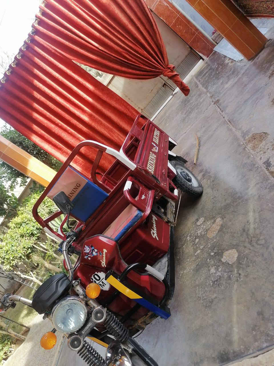 السلام عليكم مكلف بلنشر طرطوره شحن للبيع كهربائياته كله شغاله وبطارياته علئ الفحص للاستفسار اكثر رقم صاحب الطرطوره ‏‪***********‬‏
