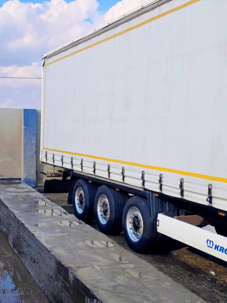 سلام عليكم عربانه كرونه فصل وربط سليمانيه دسك بريك جديد ومكفول من فطر وكسر وتخم تاير جاهزة للشغل الاستفسار والمعلومات 
الاتصال على الرقم 
***********
