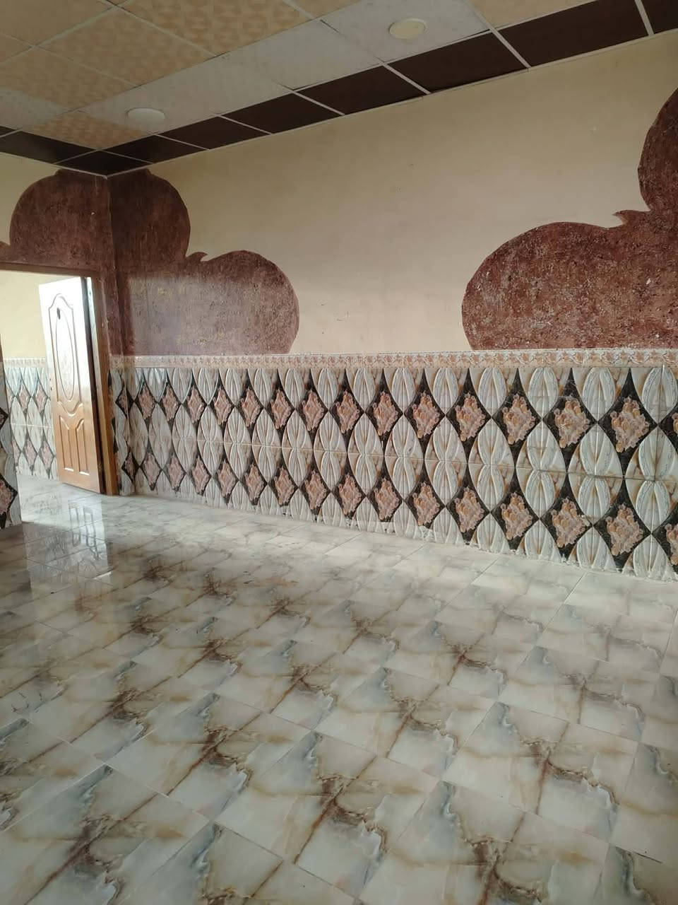 بيت للايجار مساحه 120💮
غرفتين صاله مطبخ استقبال🌴
ايجار 250الف مقدمه شهرين🌼
العنوان شارع المطار القديم🌹 مقابيل عيادات طب اسنان 🥰


**إذا كنت صاحب هذا الإعلان وتريد حذفه لأي سبب، رجاءا أرسل رسالة إلى الدعم الفني**